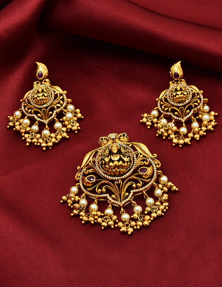 Designer Kempu Ramparivar Pendant Set