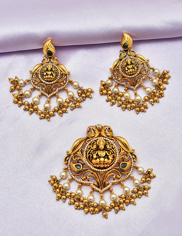 Designer Kempu Ramparivar Pendant Set